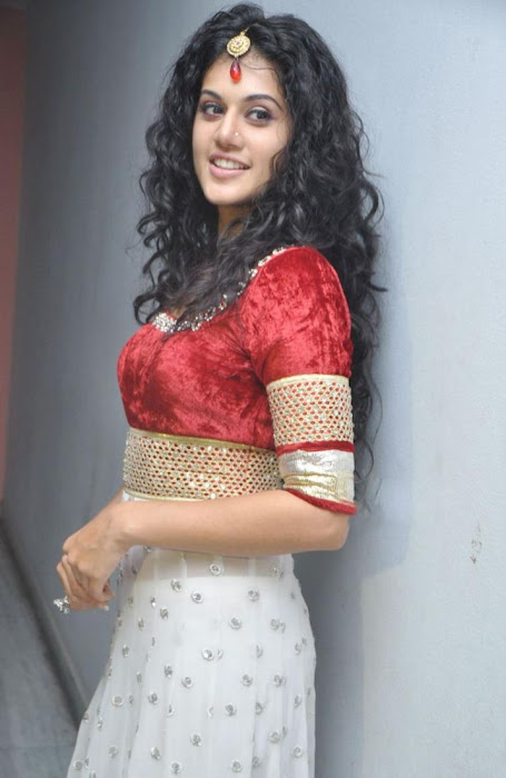 tapsee gorgeous at dharuvu audio launch actress pics